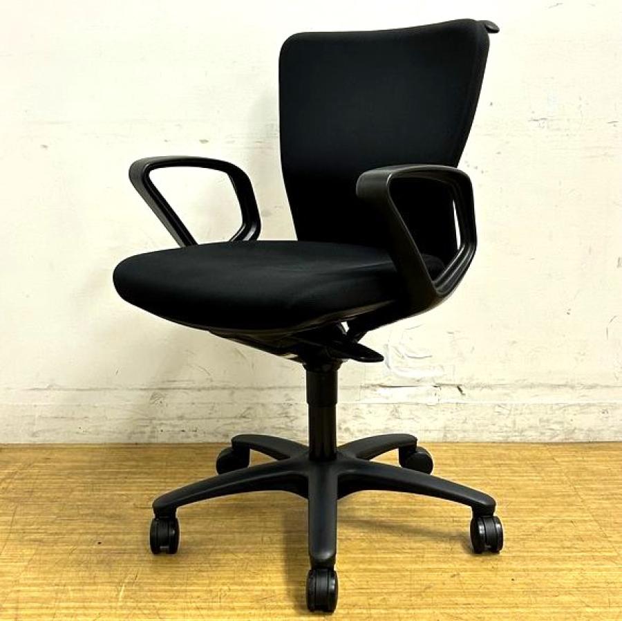 中古】カロッツァチェア CK44ZR FS11 オカムラ/okamura 肘付ローバック 