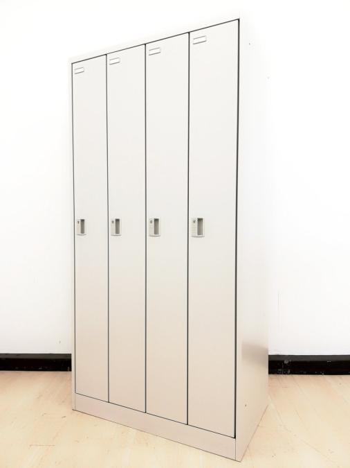 【1台限定入荷】【病院、工事の事業者様必見！】高さがあるので、長い制服をかけるにはうってつけのロッカーです！オカムラ　FZ　4人用　ロッカー
【中古】【オフィス家具】オフィスバスターズ堺店
                        FZタイプ
                                    中古
            