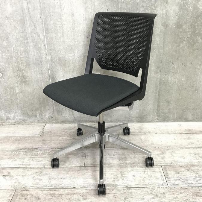 【在庫入替えセール！】【通気性の良い背面と座り心地の良いクッション座面のミーティングチェア！】■HAWORTH（ヘイワース）製　ミーティングチェア　■ブラック　■キャスター付　5本足タイプ　【まとめて揃います！】
                        その他シリーズ
                                    中古
            