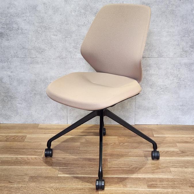 25⑥【福岡西店撮影】【オフィスに新しい風を吹き込むライトタスクチェア！】　イトーキ製　ミーティングチェア　キュアチェア　レイアウト変更　OAチェア【福岡オフィス家具】【福岡中古家具】【中古事務什器】【中古チェア】【中古椅子】
                        キュアチェア
                                    中古
            