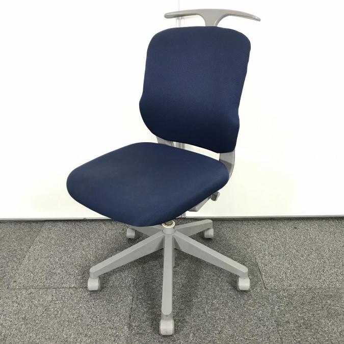 【コスパで選ぶならコレ！】■内田洋行（UCHIDA）CN-2　ミドルバック　肘無　■コートハンガー付　■ブルー
                        CN-2チェア
                                    中古
            