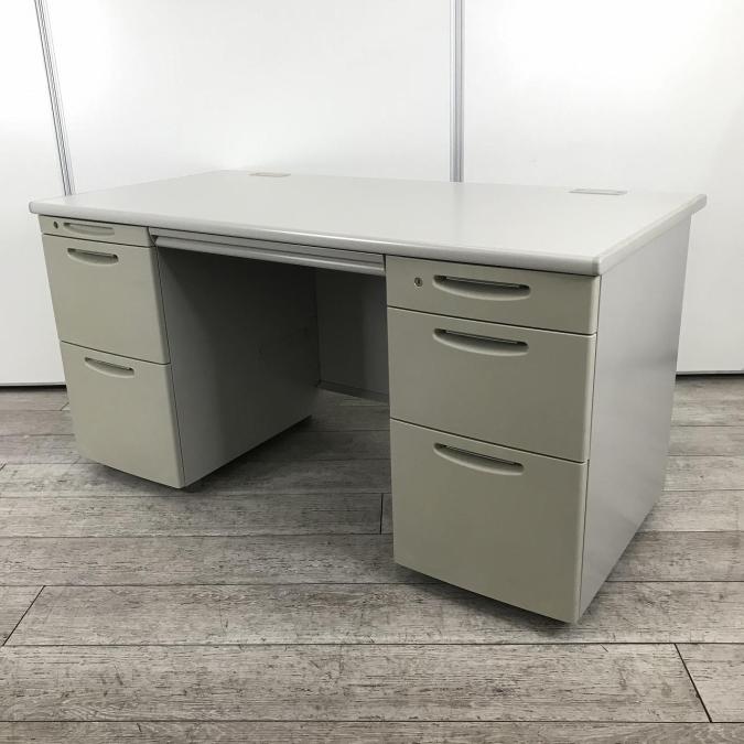 【在庫入替えセール！】【役職者様オススメ！定番両袖机！左右6段段引出しタイプ幅1400㎜！】■オカムラ製　SD-Vシリーズ　両袖机　■ライトグレー　■シリンダー鍵　※H720仕様
                        SD-Vシリーズ
                                    中古
            