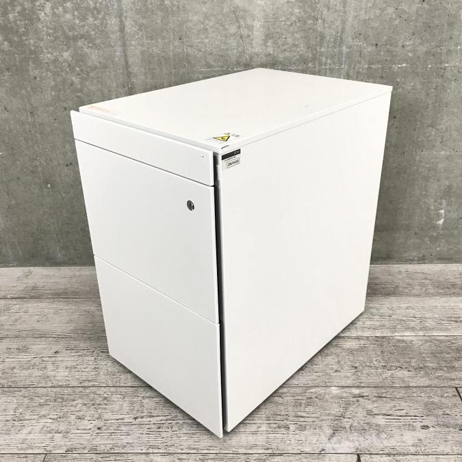 【在庫入替セール】前面に取っ手がないフラットなデザイン！デザイン性の高いキャスター付きホワイトワゴンが入荷しました！■ITOKI（イトーキ）INSTATE（インステート）3段ワゴン　■色：ホワイト【フリアドデスクや平机の収納力アップに！】【まとめて揃います！】
                        インステート
                                    中古
            