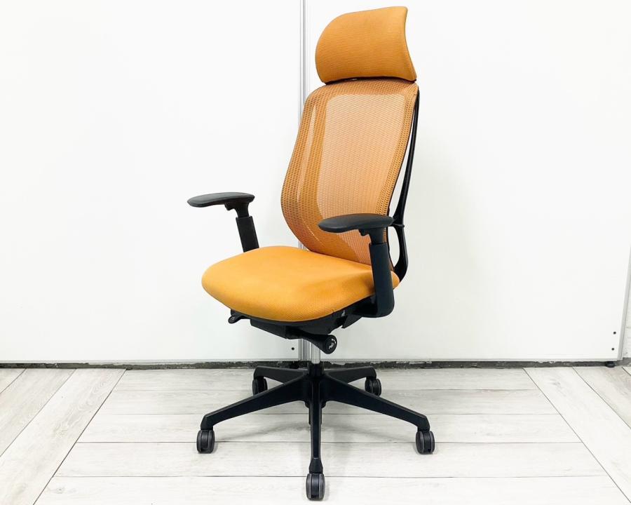 【ヘッドレストは新品です！】オカムラ（okamura）シルフィチェア　メッシュ仕様　■色：オレンジ　ブラック（黒）フレーム　エクストラハイバック　可動肘付き
                        シルフィーメッシュ
                                    中古
            