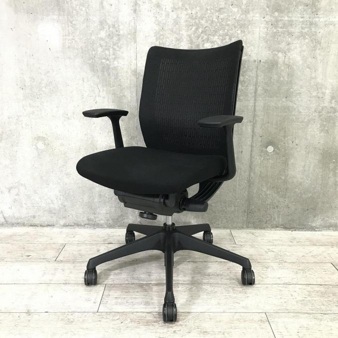 ※こちら商談中の商品となります【肘割れ特価品】【その快適さにリピーター様が続出してます！大人気オカムラ製のヴィスコンテ肘付ローバックチェアが入荷！】■オカムラ(okamura)製　ヴィスコンテ（Visconte）肘付ローバックチェア　■ブラック(プレーンブラック)　■サークル肘付き　■メッシュ背面
                        ヴィスコンテチェア
                                    中古
            