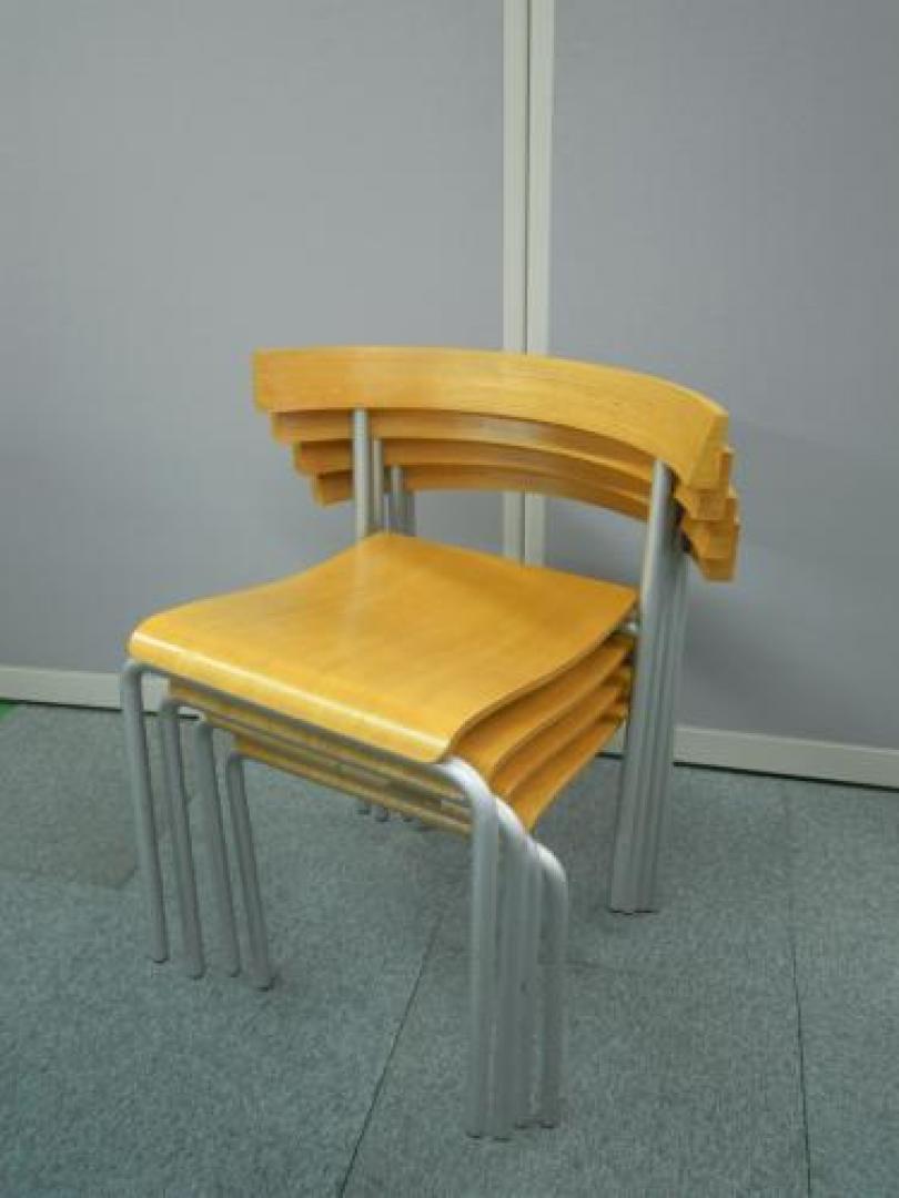 【大量入荷!!　ミーティングチェア】■数揃います!!■デザインいいっす■木目<font size=5 color=magenta><B><I>★☆キャンペーン開催中！！ご納品先が東京都近郊のお客様　送料無料！！　<font size=5><b><a href=http://www.officebusters.com/shop_showsai/mita.php>三田店の本気のキャンペーンはここをクリック！！</font></A></font>【会議チェア】
                                    中古
            