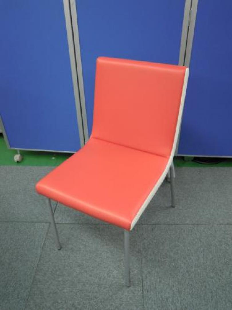 オシャレでくつろげる空間を演出できます！　　【ホワイトカラーもあります。】【会議チェア】
                                    中古
            