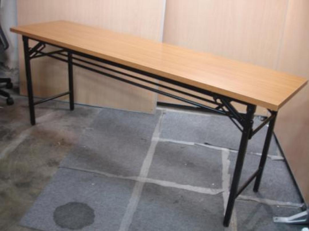【新品折りたたみテーブル】　木目カラー　在庫多数が<A Href=http://www.officebusters.com/shop_showsai/ueno.php>オフィスバスターズ上野店は家具だけではございません！電話機、コピー機、内装、電気工事、お引越し、などお気軽にご相談下さい！【上野店TEL03-5807-7040】</A>
                                    新品
            