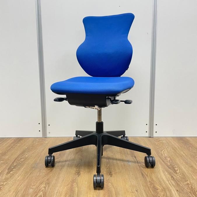 【商品入替のため、残り5脚限り】イトーキ製　カシコシリーズ　ブルーカラー　小ぶりな人気チェア　肘無しローバックチェア！！
                        カシコチェア
                                    中古
            