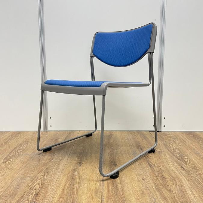 【ロット入荷！】イトーキ　KLT-210　ブルー【スタッキングチェア】
                        KLT-210チェア
                                    中古
            