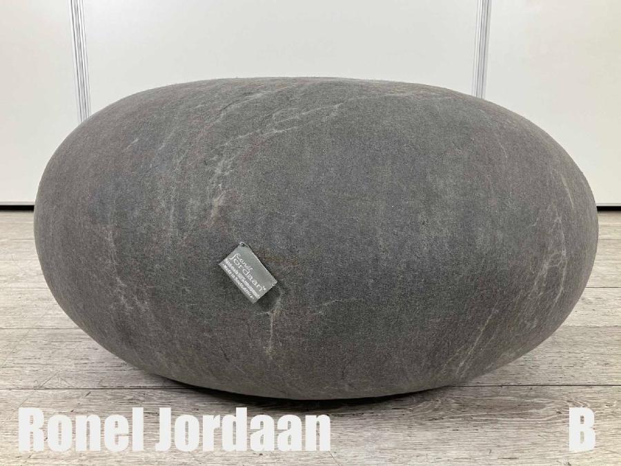 B）Ronel Jordaan/ロネル・ヨルダーン　Rock Cushions / ロッククッション　L
                        その他シリーズ
                                    中古
            