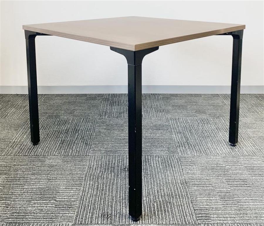 【A00970919】【新品定価１０万円のテーブル】ロンナ会議テーブル【在庫入替セール】
                        その他シリーズ
                                    中古
            