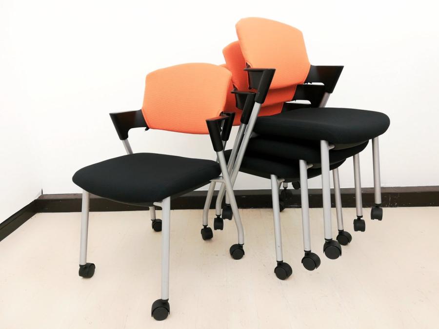 【4脚1セット！】コクヨ製人気の会議用チェアを今ならセットでお得！明るいオレンジ
                        プロッティチェア
                                    中古
            