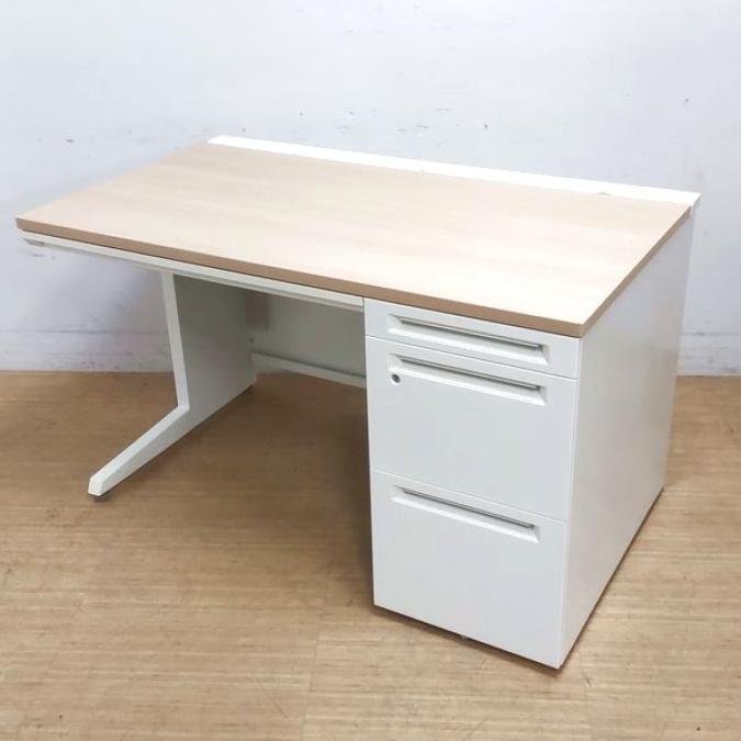 【在庫入替セール】片袖机　オカムラ　アドバンス　W1200の定番サイズ　天板：ナチュラル（ネオウッドライト　MK37）　本体：ホワイト　シリンダー錠
                        アドバンス
                                    中古
            