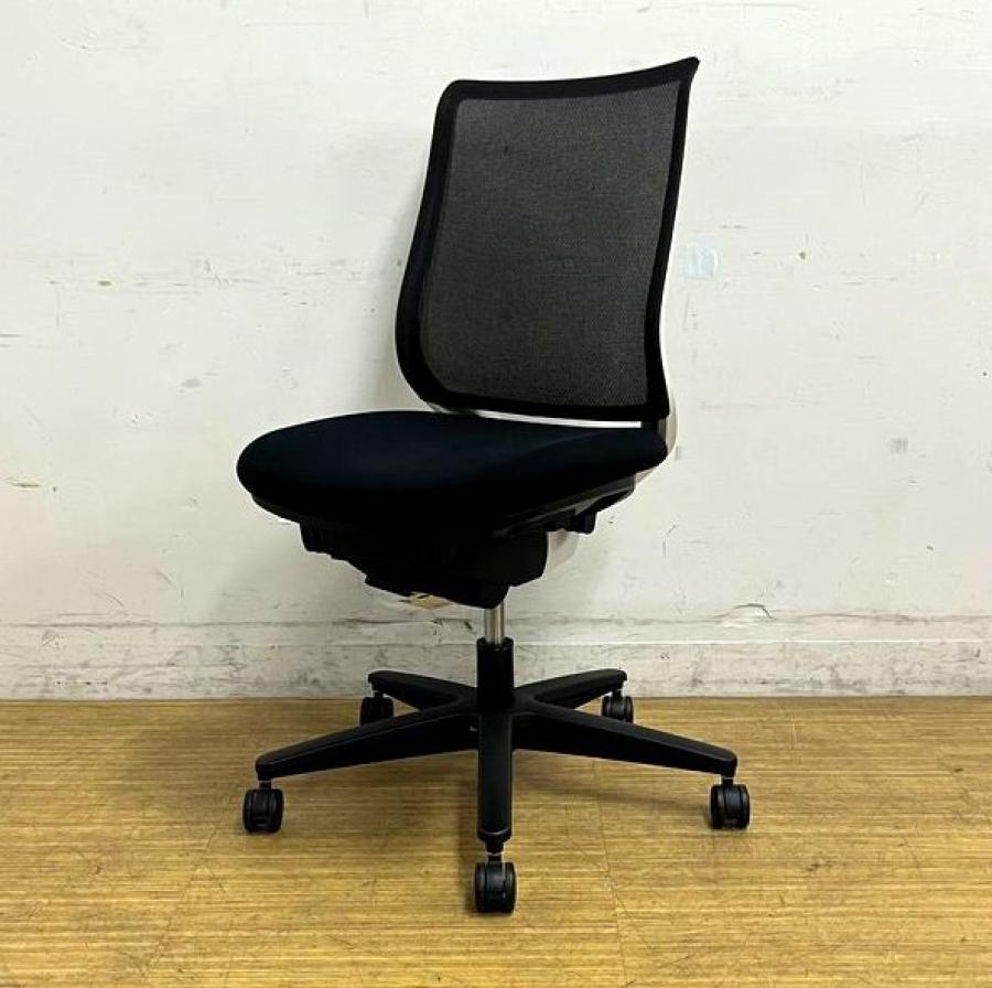 【ロット入荷】コクヨ　ミトラ　肘無しローバック　張地ブラック×フレームホワイト　背もたれメッシュ　お買い求めやすい価格帯の軽快なメッシュチェア
                        ミトラシリーズ
                                    中古
            