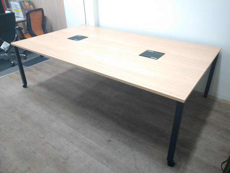 【定価約20万円】【人気のナチュラルカラー天板！！横幅2400ｍｍで6人用としてオススメのミーティングテーブル！！】■イトーキ製　アクトリンク　ミーティングテーブル【TOGS】
                        アクトリンク
                                    中古
            