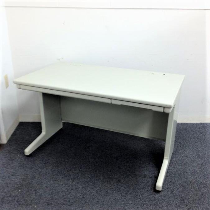 【オフィスにゆとりが出来る奥行600㎜】■PLUS（プラス）　LAシリーズ　平机　■横幅1200×奥行き600㎜　■ライトグレー【ローコストの引き出し付きデスク！】＠青６
                        LA
                                    中古
            