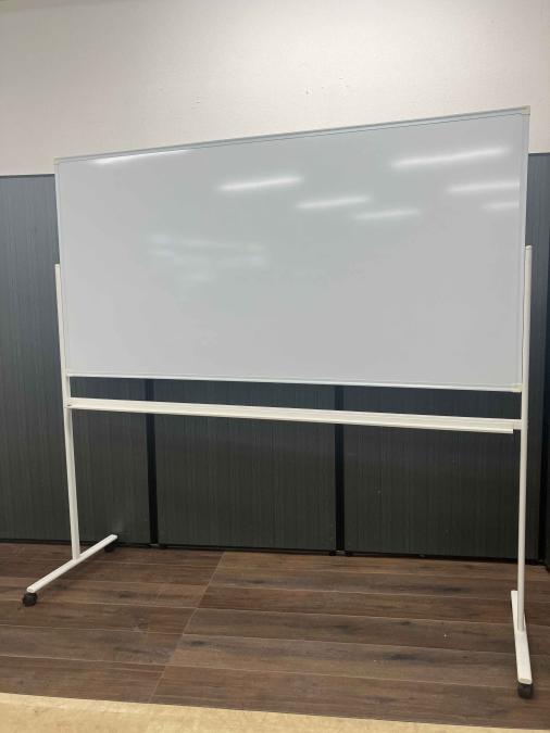 【片面ホワイトボード】入荷致しました！
                        その他シリーズ
                                    中古
            