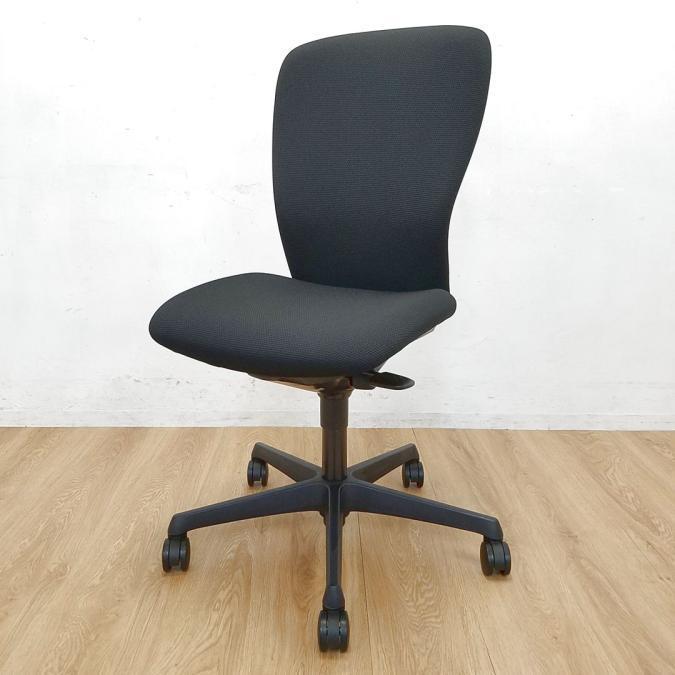 オカムラで人気のスラート（sulato）チェア！中古　高級チェア　OAチェア　オフィスチェア　テレワーク用　在宅ワーク用　ブラック
                        スラート
                                    中古
            