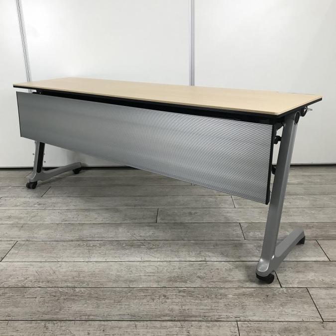 【折りたたみ収納が秀逸・スタイリッシュなデザインのサイドフォールドテーブル！】■オカムラ(okamura)製　インターアクトPRO　サイドスタックテーブル　幅1800mm　幕板パネル付　■木目調ナチュラル天板
                        インターアクトPRO
                                    中古
            