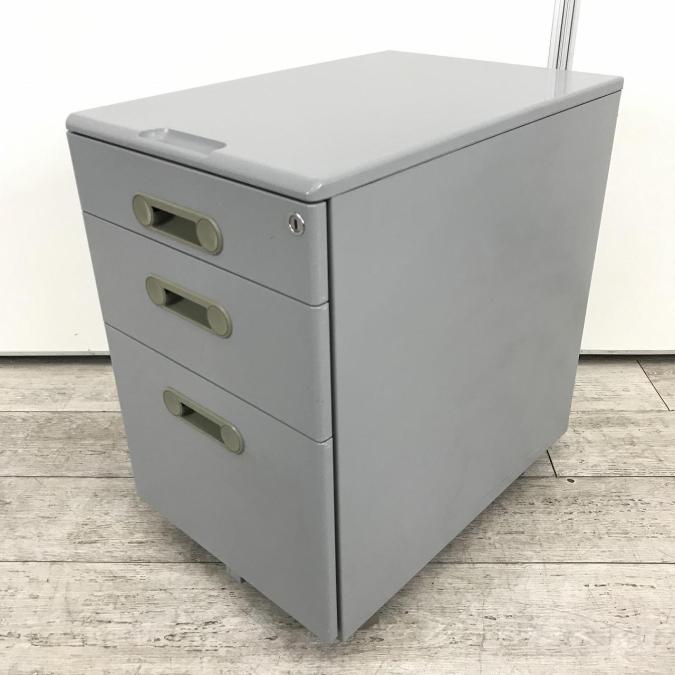 【在庫入替セール品！】定番3段ワゴン！ニューグレーカラーで汚れが目立ちにくい！
■ライオン/ニューグレー
                        その他シリーズ
                                    中古
            