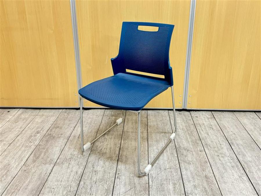 【オカムラのスタッキングチェア！】オカムラ　スカラールフト　ブルー
                        スカラールフト
                                    中古
            