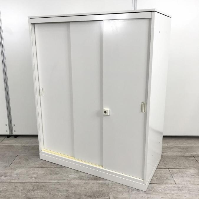 【6台ロット入荷】【省スペース化に嬉しい味方！2つ重ねてセットでの使用も可能！】■オカムラ(okamura)製　レクトライン　引き違いローキャビネット　■ホワイト　■天板あり
                        レクトライン
                                    中古
            