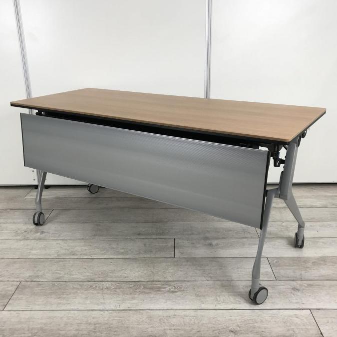 【在庫入替品】【人気な木目調のフラップテーブルが入荷！スタイリッシュで使い勝手も抜群】■オカムラ（okamura）　インターアクト　サイドスタックテーブル　折り畳みテーブル　■W1500×D600×H720㎜　■木目ナチュラル
                        インターアクトNT
                                    中古
            