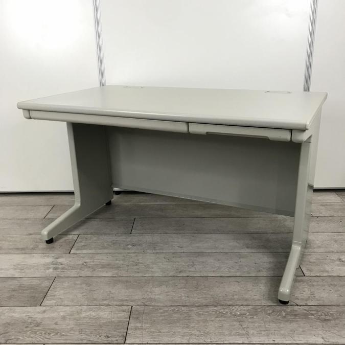 【ローコストの引き出し付きデスク！】■プラス （PLUS）　LAデスクシリーズ　平机　幅1200mm　■引出し付き　配線口２ヶ所　■ライトグレー
                        LA
                                    中古
            
