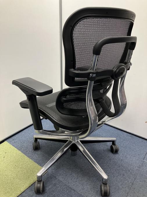 中古】ベーシック Ergohuman/エルゴヒューマン 肘付ハイバック