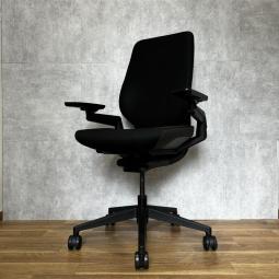 【西店撮影商品】スチールケース製【Steelcase　GESTURE】【世界3大メーカー製の人気チェア！自由度の高い肘掛で肩回りの疲労を軽減！】■グレー　■可動肘【福岡オフィス家具】【福岡中古家具】【中古事務什器】【中古チェア】【中古椅子】