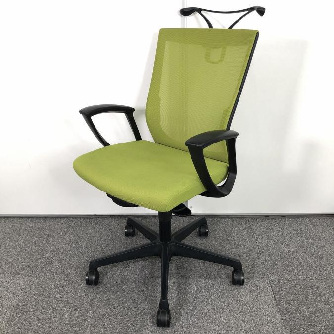 オカムラの人気シリーズ！座面が広めで座りやすさ〇！需要の高いコートハンガー付き！
■オカムラ/エスクードメッシュ（ESCUDO）/イエローグリーン
                        エスクードメッシュ
                                    中古
            