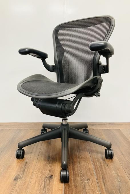 中古】アーロンチェア Herman Miller/ハーマンミラー 肘付ハイバックチェア 483047 - 中古オフィス家具ならオフィスバスターズ