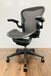 【在庫入替セール品】人気/オススメ/定番　Hermanmiller/ハーマンミラー 　Aeron/アーロン　   固定肘　 Bタイプ  ランバー無し　前傾あり　  デザイナーズ家具 　※千葉店撮影商品