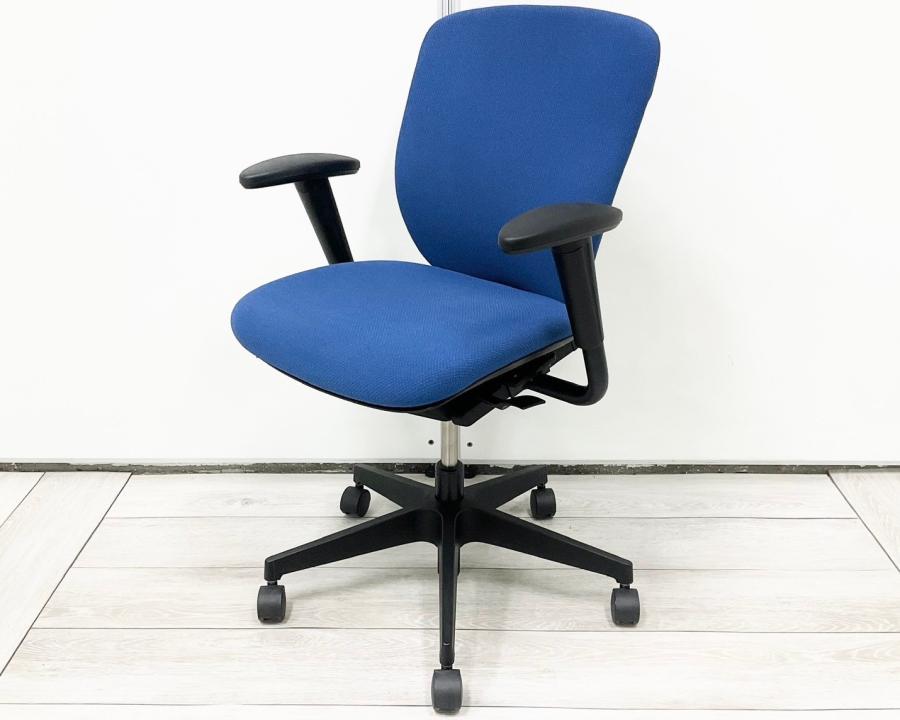 【2021年製】ワークチェア アームレスト付 可動肘 ブラックボディ オススメ(おすすめ) 大人気 ・ITOKI/イトーキ ・PRAO/プラオ ※横浜本店撮影画像※
                        プラオチェア
                                    中古
            