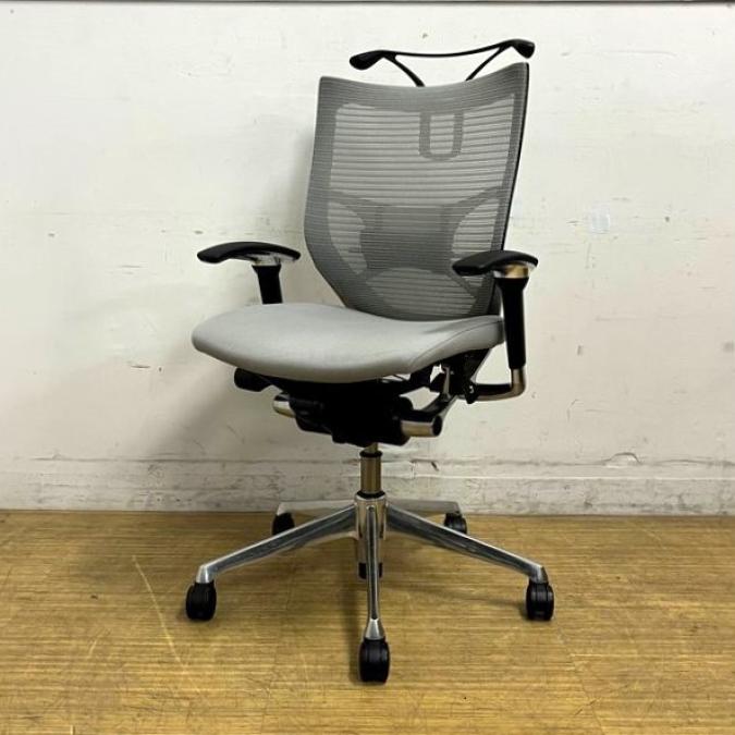 人気のロングセラーシリーズ　オカムラ　バロンチェア　ローバック　アジャストアーム　座クッション・背メッシュ（ライトグレー）　ポリッシュ脚　ランバーサポート・コートハンガー付き
                        バロンチェア
                                    中古
            