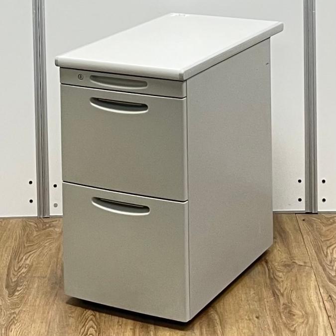 【在庫入替セール品！】今や希少品！ワークスペース広がる幅４００ｍｍ３段引出仕様
■オカムラ/SD-V/ニューグレー　※正面日焼有
                        SD-V
                                    中古
            