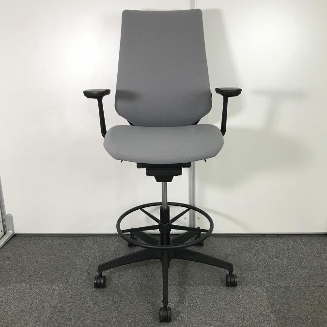 【包み込まれるクッション性と快適な操作性！】■コクヨ(KOKUYO)製　デュオラ（Duora）　ハイチェア　肘付ハイバック 　ソフトグレー　■座り心地抜群の人気オフィスシーティング！【在庫入替セール品！（本在庫限定価格）】★
                        デュオラ クッション
                                    中古
            