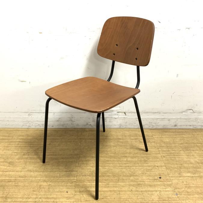 【レアシリーズが入荷】イトーキ　ノットワーク　背座セパレートモデル（ヌードタイプ）　ラスティックビーチミディアム×サテンブラック　ミーテイングチェア　※スタッキングは不可
                        ノットワーク
                                    中古
            