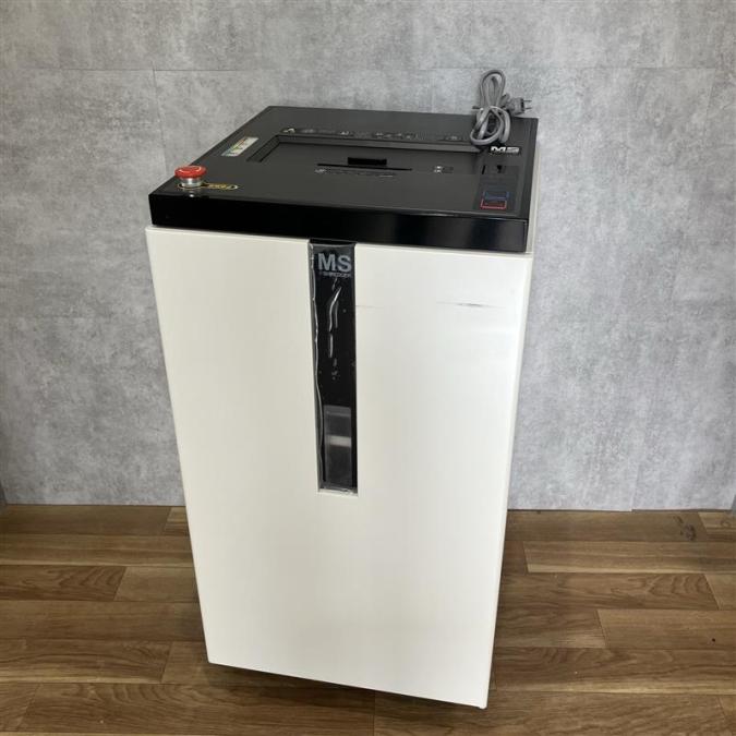 【西】【福岡西店撮影】【訳アリ　※背部傷有のみ】★ご使用上は問題ないです！！！★【限定1台！ロングセラーシリーズのカタログ現行種！！】2018年製　明光商会　PD-F65P-LM　最大裁断枚数65枚のハイスペックモデル【福岡オフィス家具】【福岡中古家具】【中古事務什器】【中古チェア】【中古椅子】
                        MSシリーズ
                                    中古
            