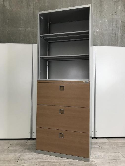 【見える化にフォーカスしたオープン書庫と高品質で使いやすい大容量の三段キャビネットの書庫セットが入荷！】■オカムラ（okamura）　レクトライン　オープン＋3段ラテラル　書庫セット　■W800㎜×D450㎜×H2160㎜　■本体：シルバー　ラテラル正面：木目調　【弊社使用欄：A00961651,A00962582】
                        レクトライン
                                    中古
            