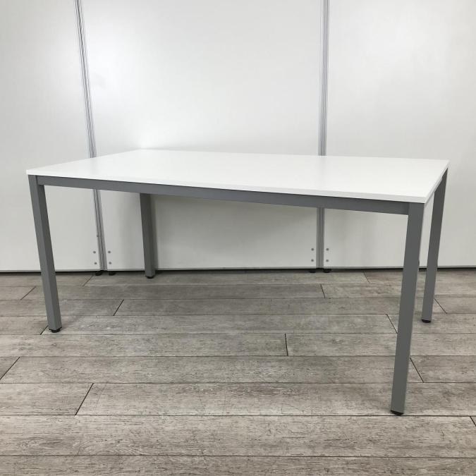 【ホワイト天板のワークテーブル！会議や打ち合わせは勿論、簡易執務デスクとしてもオススメ！】■ミーティングテーブル　角テーブル　　W1500×D750×H700 　■ホワイト　■4本脚
                        その他シリーズ
                                    中古
            