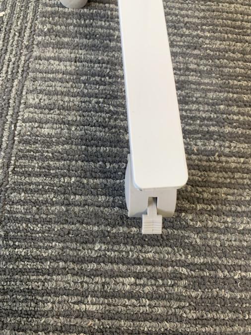 ■コクヨ製　3連ホワイトボードパーティション
                        その他シリーズ
                                    中古
            