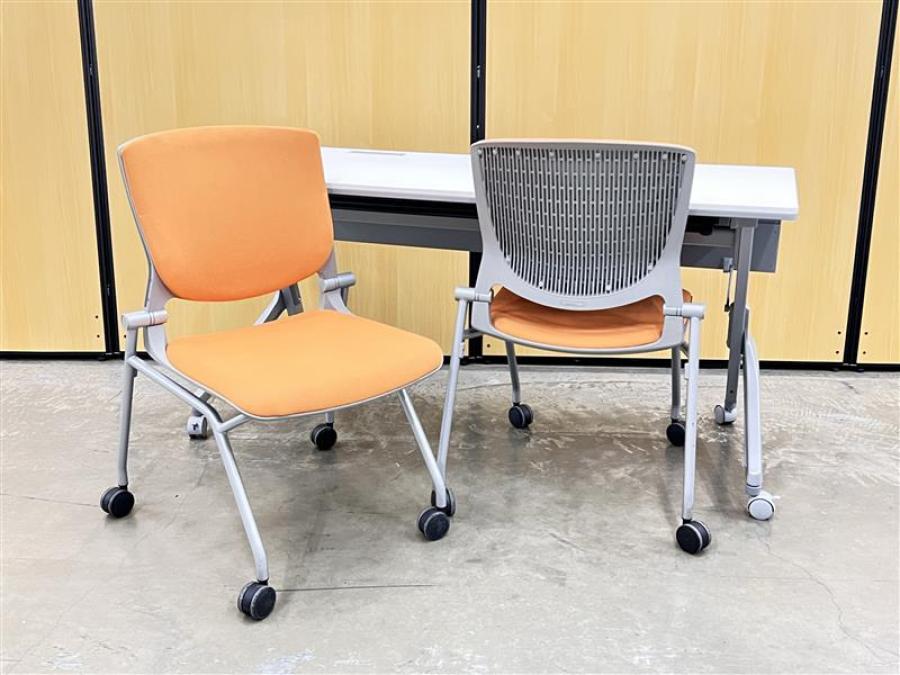 テーブル+ミーティングチェアのセット！【2名様で使えるスタックテーブル！キャスター付きで移動も楽々！】■オカムラ/カルドー/サイドスタックテーブル/幅1500×奥行600/ホワイト天板×幕板付■ミーティングチェア/オカムラ/グラータ【天板跳ね上げ式でコンパクトに収納】　【弊社使用欄：A00976001/A00963930】/オススメ(おすすめ) /人気商品
                        カルドー
                                    中古
            