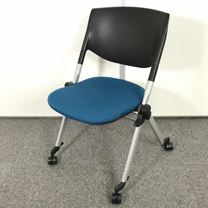 【定価5万円】【会議室におすすめ！折り畳んで横に重ねて収納可能！】■オカムラ(okamura)製　リータⅡ（LITAⅡ）　ミーティングチェア　ネスティングチェア　会議用　■キャスター付　■ブルー/背面樹脂：ブラック【移動も楽々！】
                        リータⅡ
                                    中古
            