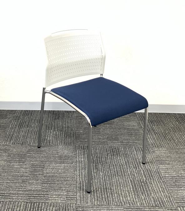 ミーティングや休憩スペースにオススメ！！スタッキングチェア！
                        その他シリーズ
                                    中古
            