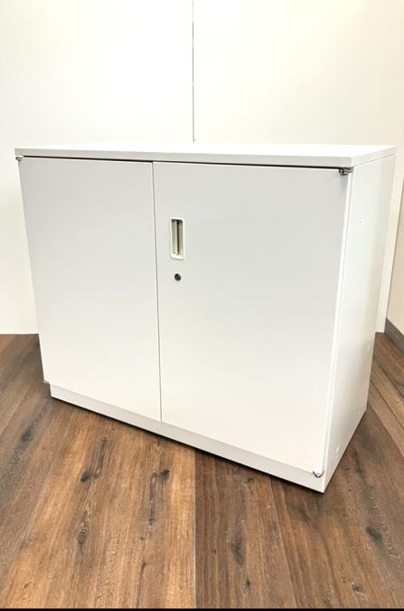 希少サイズ/収容庫　イトーキ（ITOKI）　シンライン (THIN LINE)　　両開き書庫　　ホワイト　　シリンダー錠　※天板付  ※千葉店撮影商品
                        シンライン
                                    中古
            