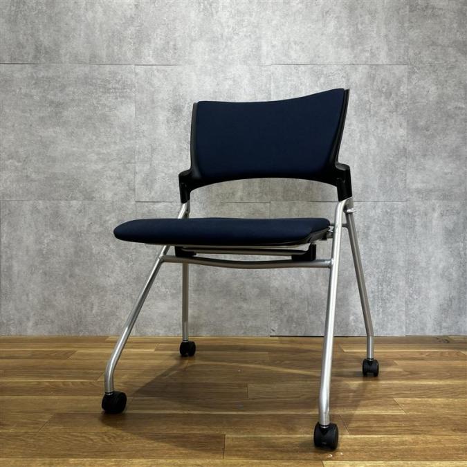 【⑫/25】【西】【西店撮影商品】ネイビーブルーのネスティングチェア/イトーキ製/マノスチェア/キャスター付/会議チェア【福岡オフィス家具】【福岡中古家具】【中古事務什器】【中古チェア】【中古椅子】
                        マノスチェア
                                    中古
            