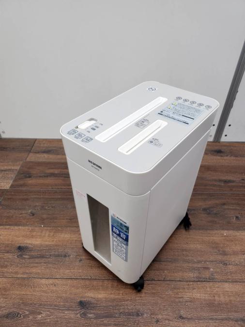 【1台限定】【最大10枚裁断可能！】使いやすい静音モデル　移動に便利なキャスター付きで、デスク下にもぴったりなサイズです◆アイリスオーヤマ製小型シュレッダー
                        その他シリーズ
                                    中古
            