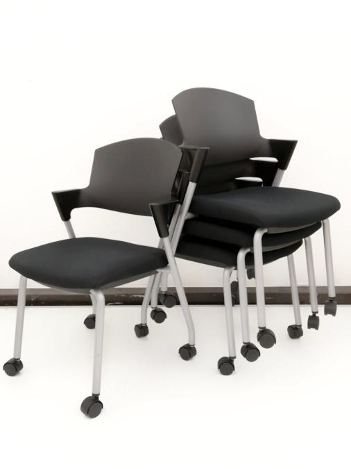 4脚1セット！売れ筋ミーティングチェア！ 移動ラクラクキャスター付き※背もたれ樹脂タイプ■コクヨ/プロッティ/ブラック/オススメ(おすすめ) /人気商品【弊社使用欄：A00977577】
                        プロッティチェア
                                    中古
            